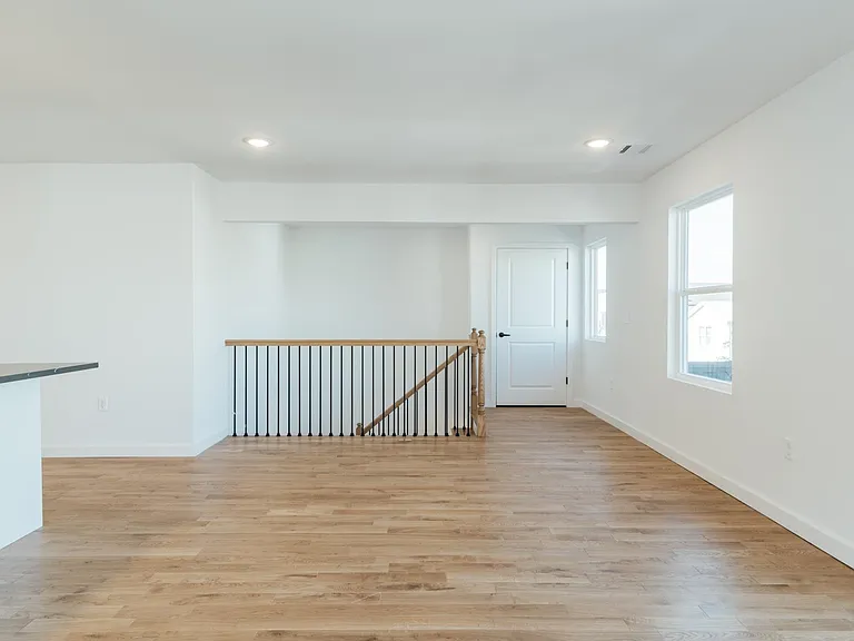 746 Seaport Dr #2 — Photo 9