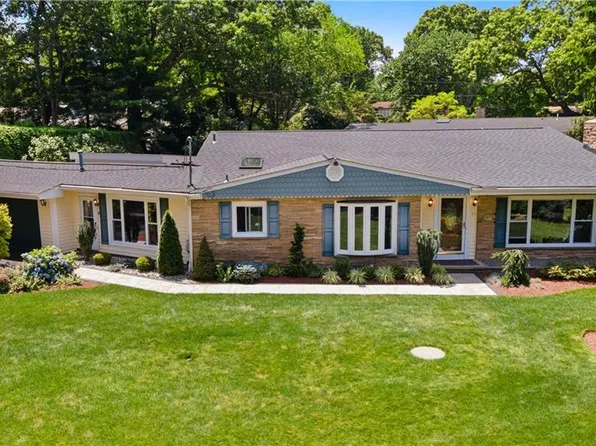91 Love Ln, Warwick, RI 02886