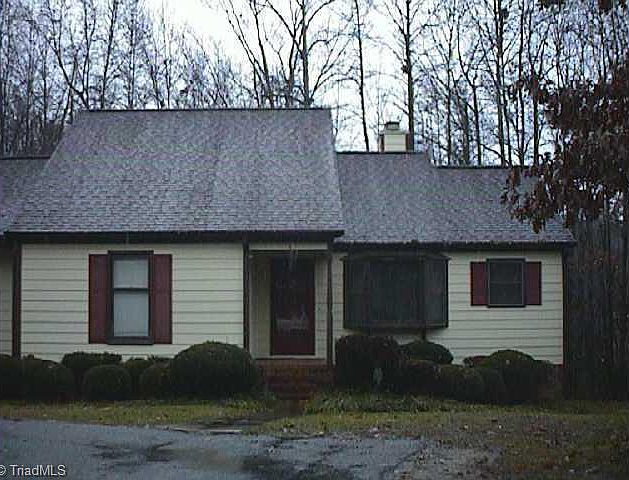 1st image of 924C Chatfield Dr