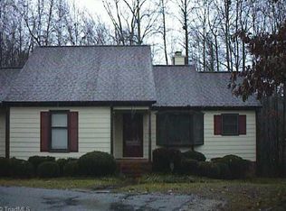 924C Chatfield Dr, Jamestown, NC 27282
