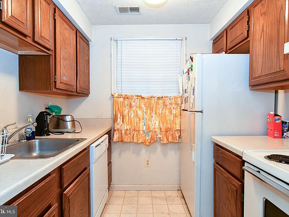 4th image of 8513 Blue Rock Ln