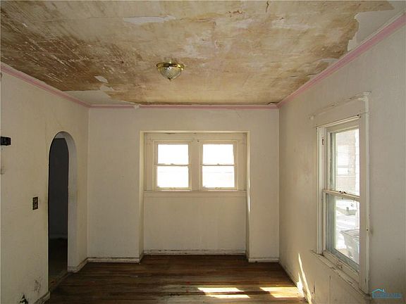 4th image of 1327 Goodale Ave