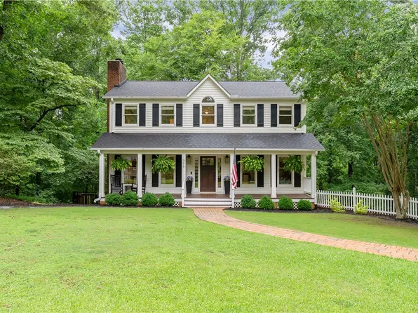 305 Bent Oak Ln, Central, SC 29630