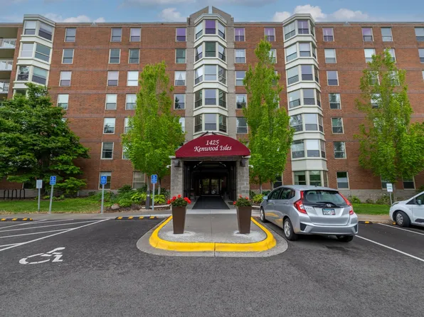 1425 W 28th St APT 201, Minneapolis, MN 55408