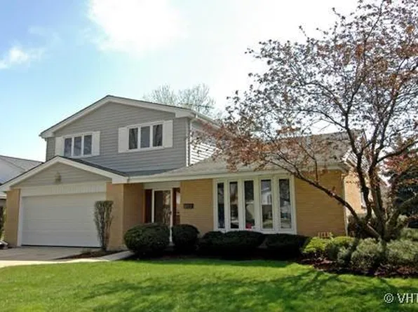 2603 N Forrest Ln, Arlington Heights, IL 60004