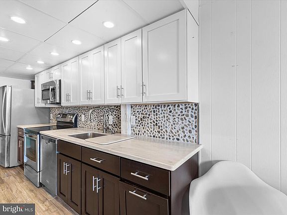 3rd image of 9 130th St Unit 106