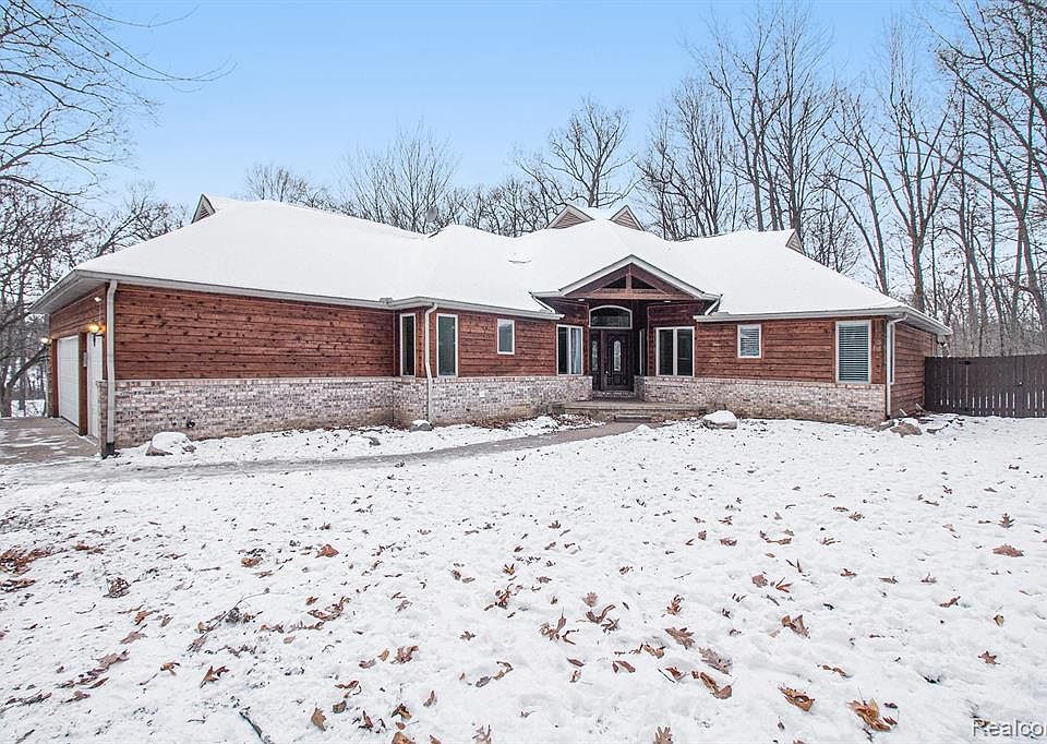 2934 W Coon Lake Rd, Howell, MI 48843 Zillow