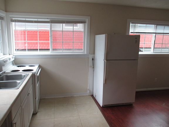 3rd image of 817 S 11th St APT 2