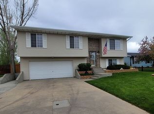 6922 Greensburgh Ave, Gillette, WY 82718