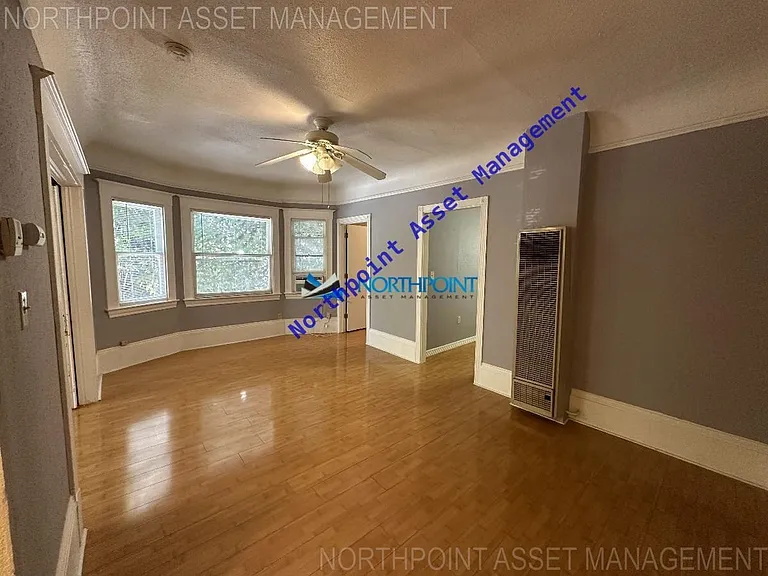 1401 F St #3 — Photo 18
