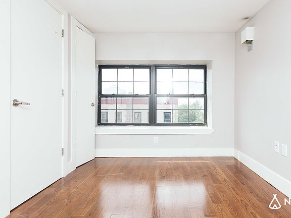4th image of 190 Jefferson St #3P