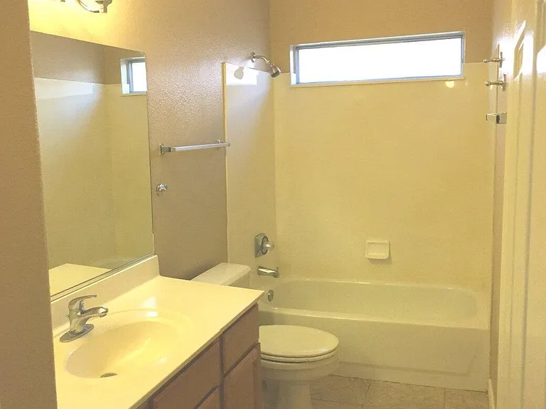 623 W Greentree Dr — Photo 13