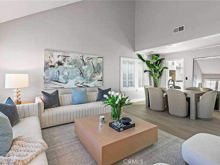 9882 Kings Canyon Dr — Photo 4