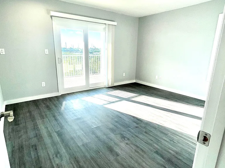 51 Barcelona Dr — Photo 14