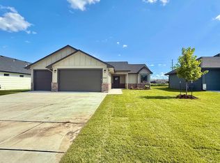 5404 N Toben Ct, Wichita, KS 67226