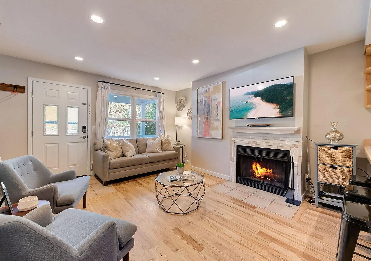 1478 Park Ave — Photo 3