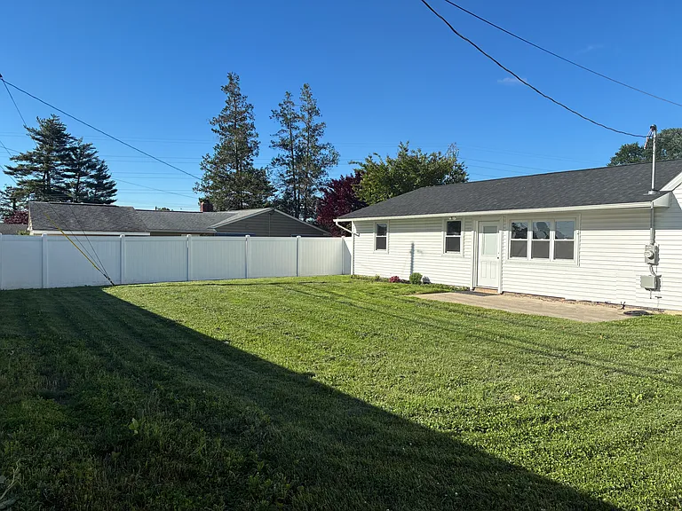 240 Goldenridge Dr — Photo 14