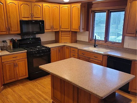 5th image of 2375 Twelve Oaks Dr