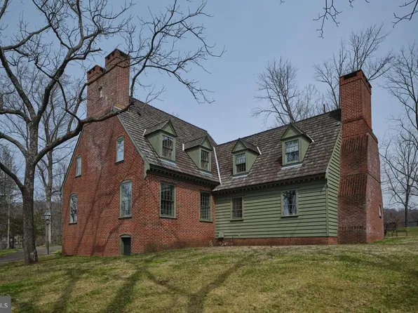 6049 Pidcock Creek Rd, New Hope, PA 18938