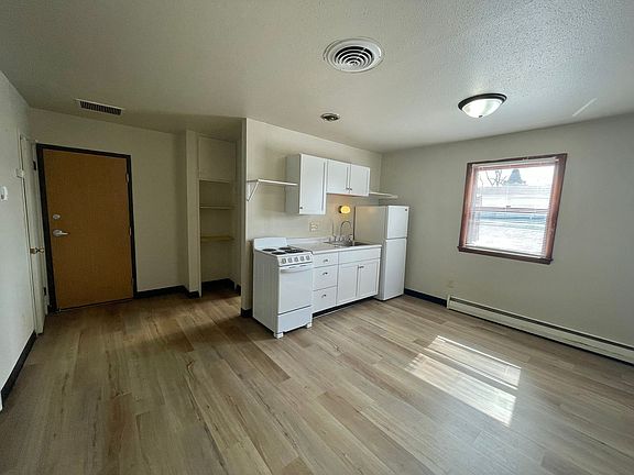 3rd image of 9 1/2 9th St S Unit 6