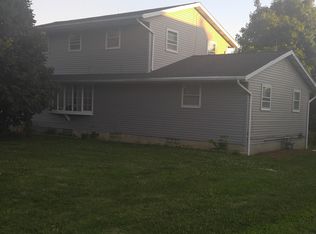 124 NW Madison St, Hopedale, IL