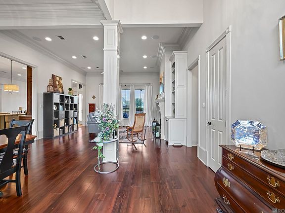 3rd image of 3225 Grand Way Ave