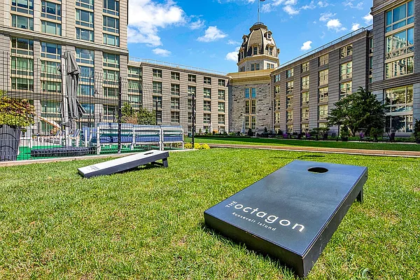 Rented by Bozzuto Management | media 131