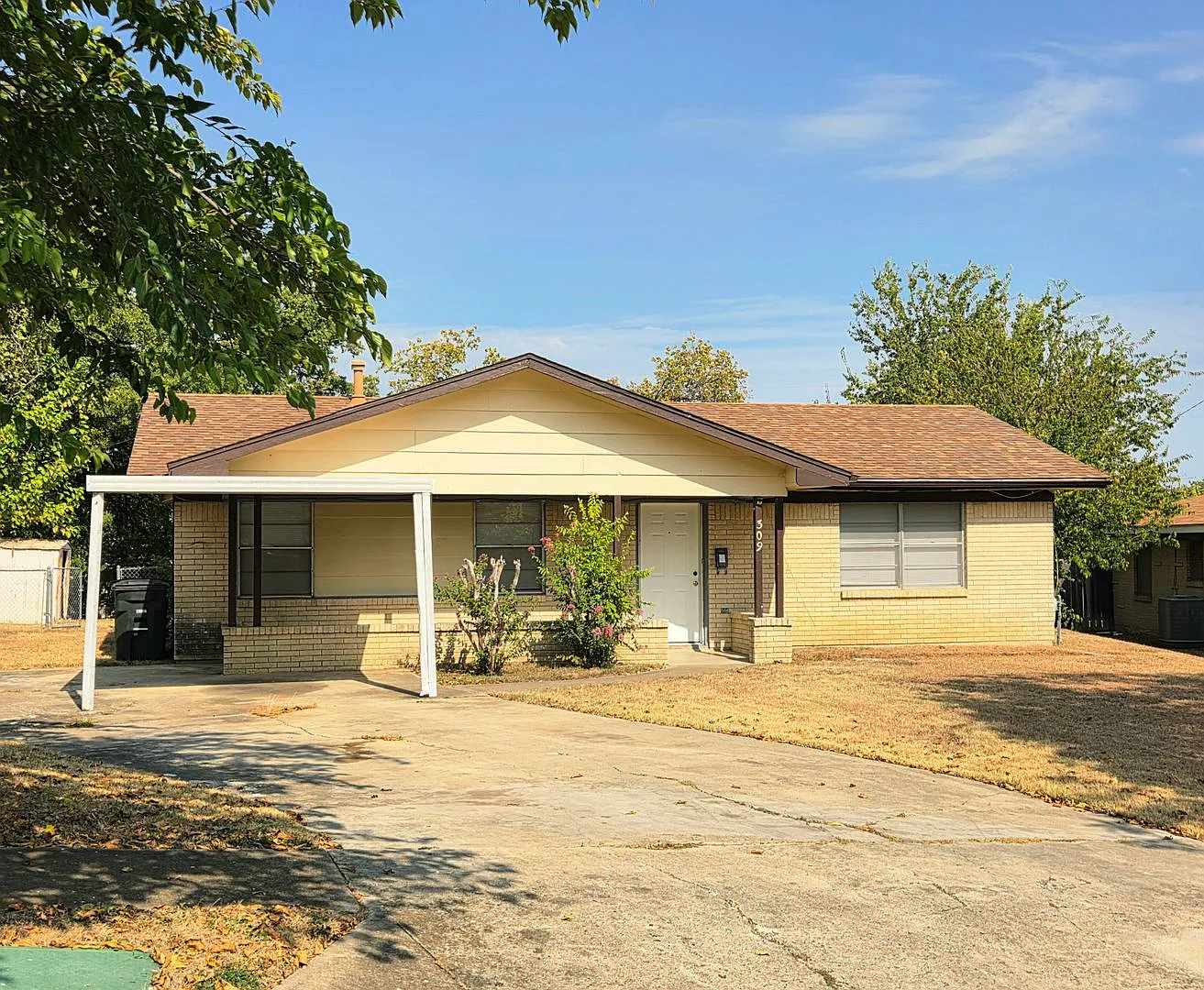 309 Crystal Dr. Available Now! — Photo 1