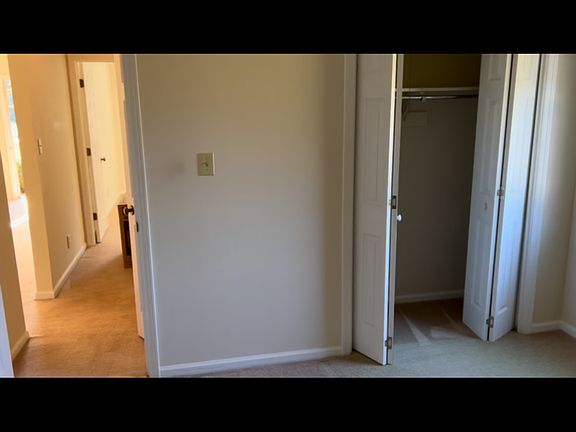 4th image of 212 Hudson Dr NE #A