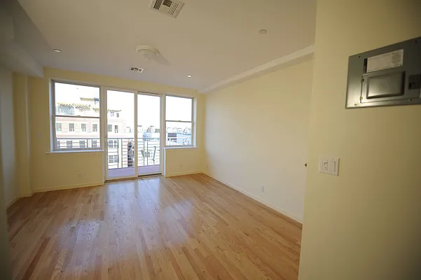 Rented by RES New York | media 2