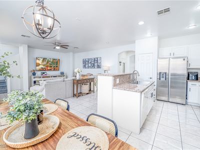 5411 Raccoon Valley Ln, Las Vegas, NV, 89122