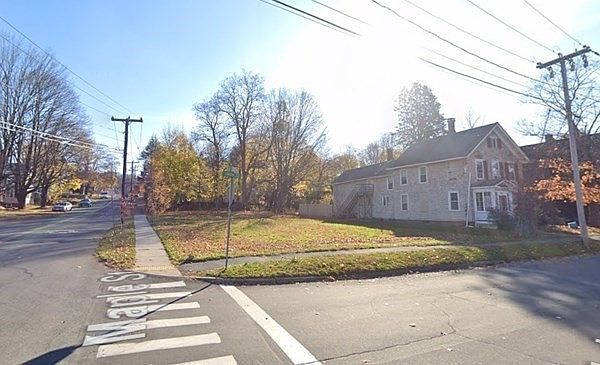 2nd image of 51 Union St