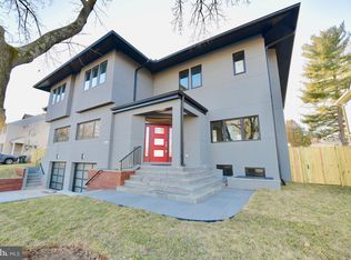 215 W Greenway Blvd, Falls Church, VA 22046