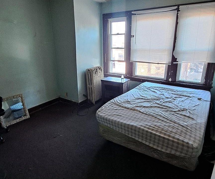 2nd image of 5333 Charles St