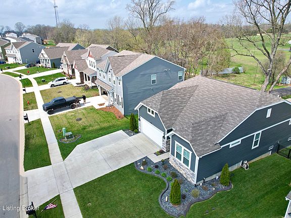 2nd image of 591 Williamsburg Dr