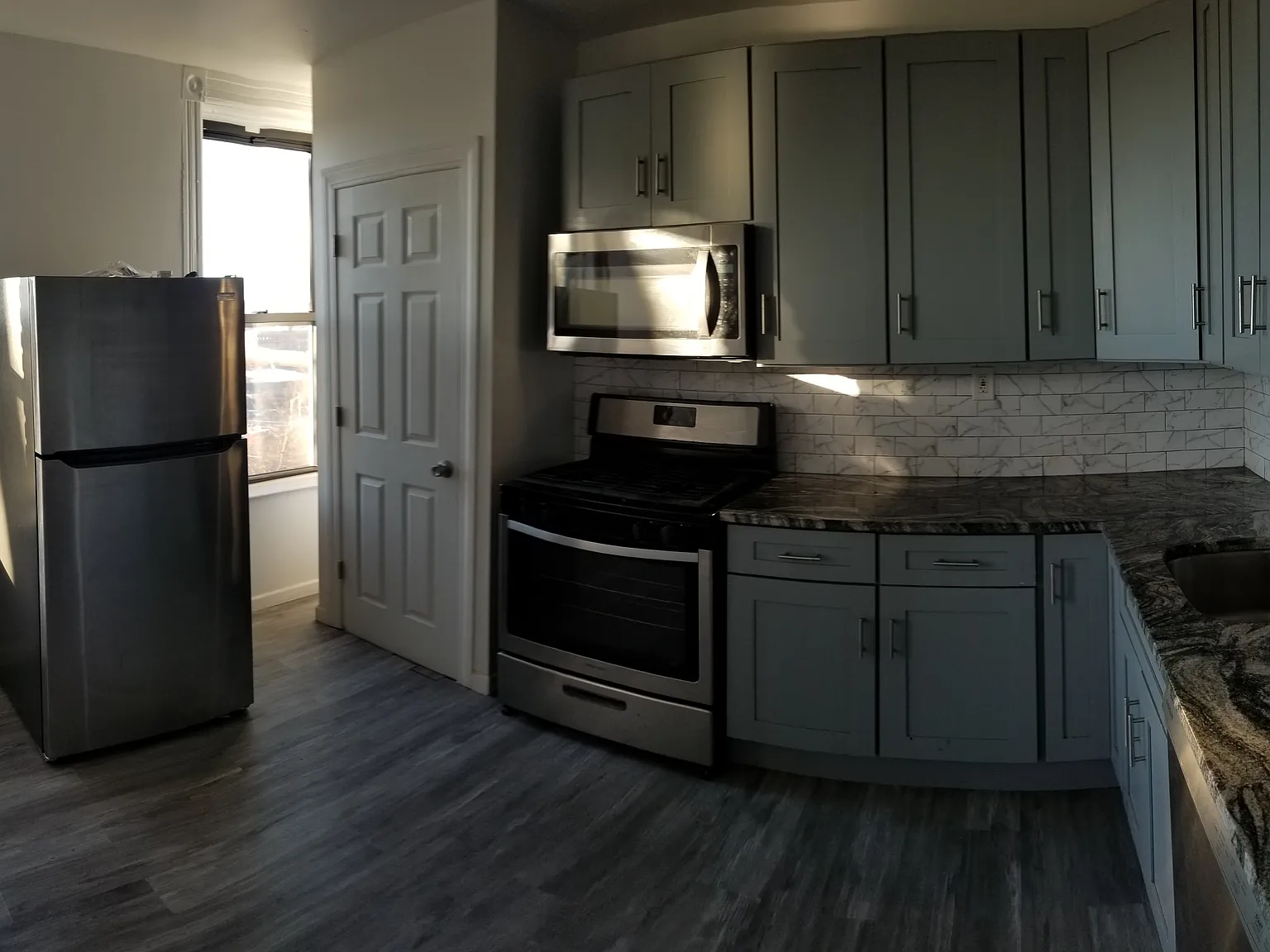4 bed, 1200 sqft, $1,550 — Photo 2