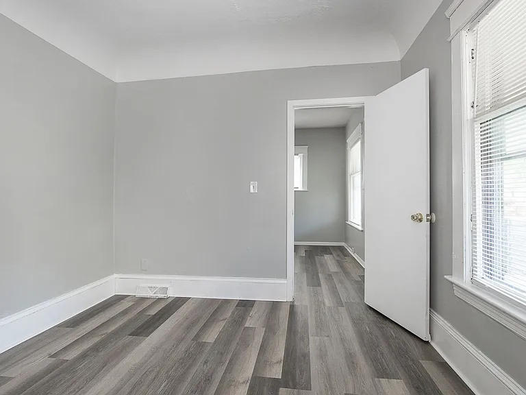 3910 Carlyle Ave — Photo 12