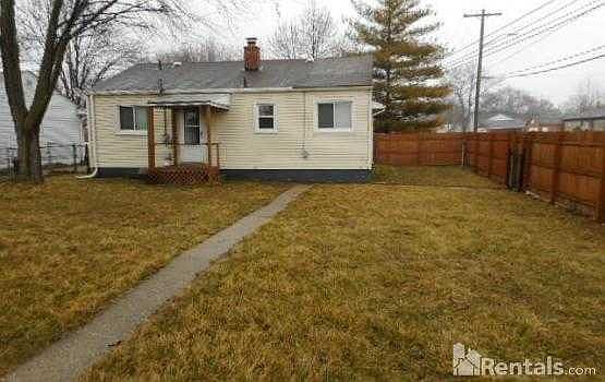3rd image of 23509 Blackett Ave