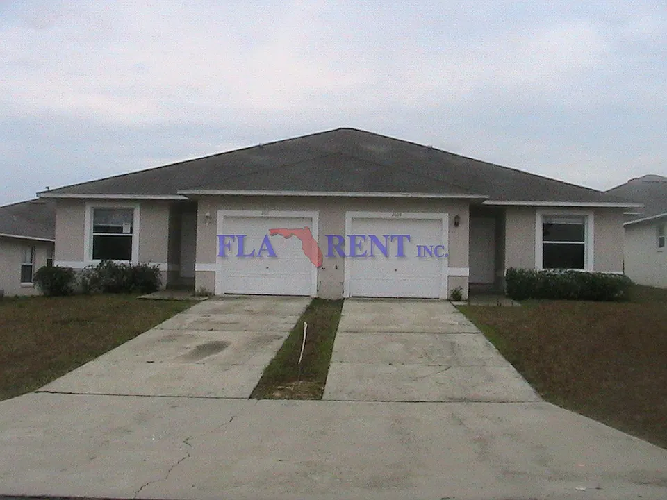 2611 Hollow Ln