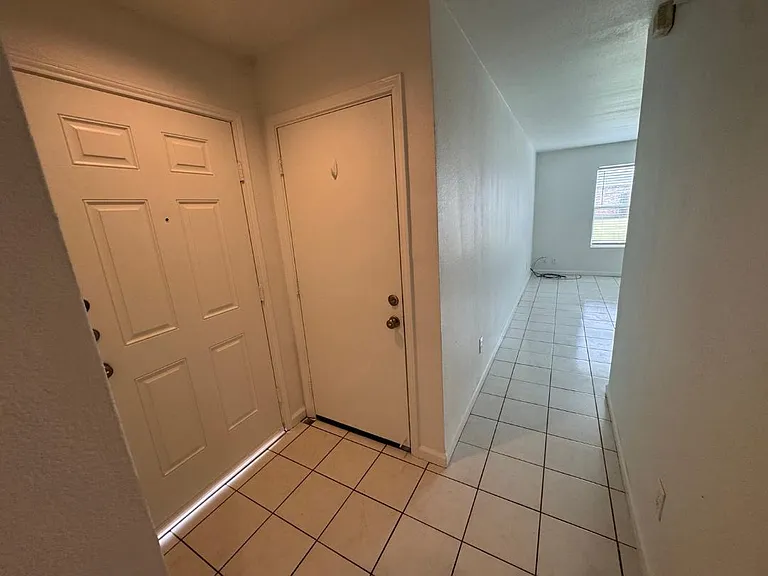 12924 Kingsgate Dr — Photo 16