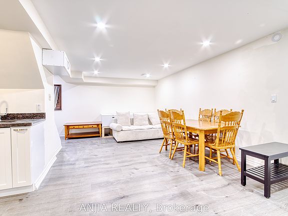 5th image of 37 Allangrove Cres #Basement