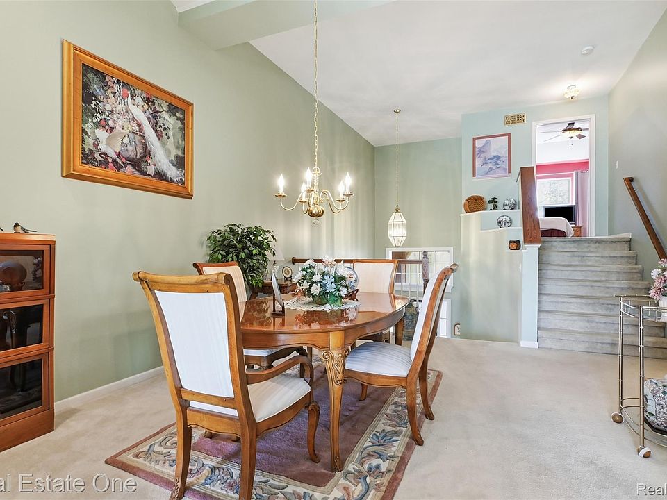 37585 Newburgh Park Cir #16, photo 5