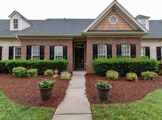 1595 Crestlawn Trl, Pfafftown, NC 27040