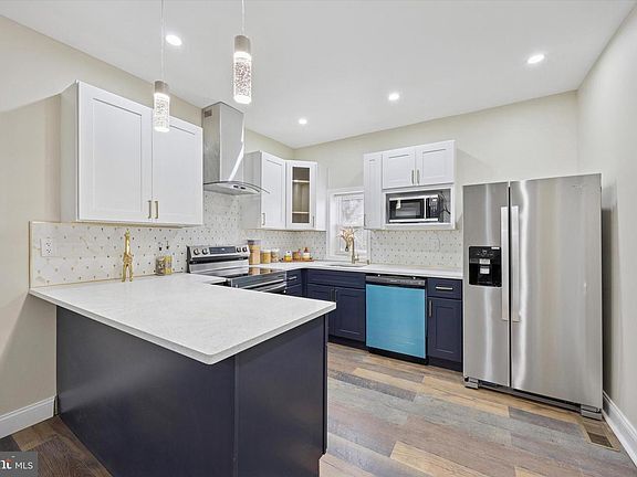 5th image of 2604 S Berbro St