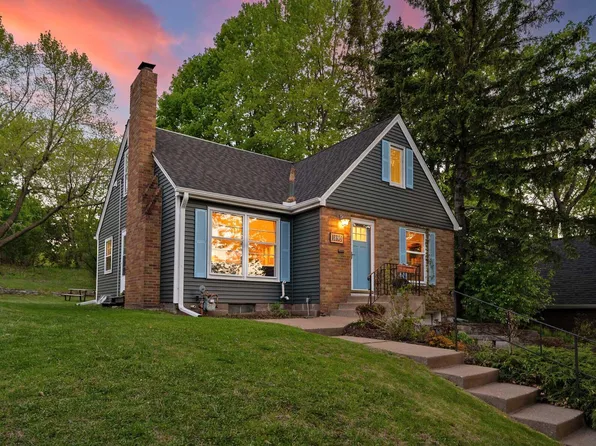 1890 Yorkshire Ave, Saint Paul, MN 55116