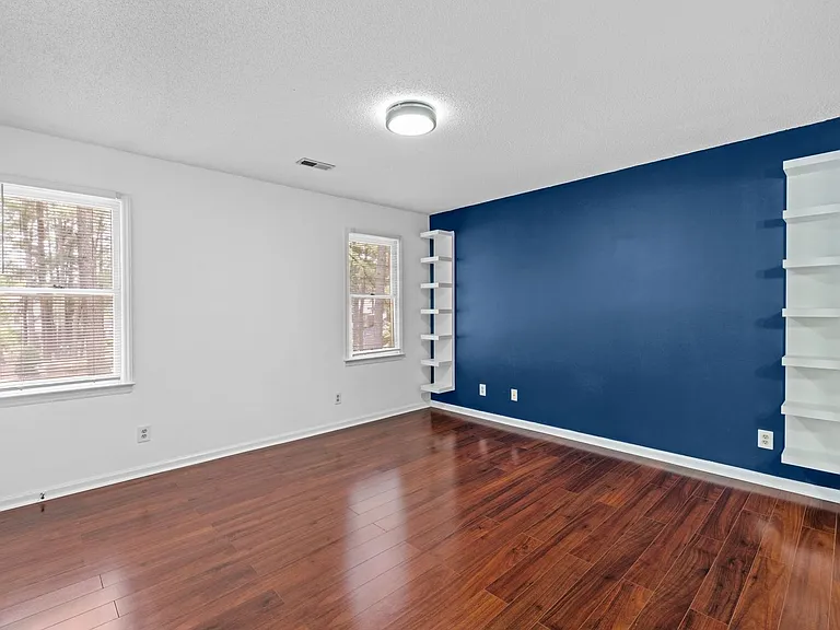 5624 Darrow Dr — Photo 16