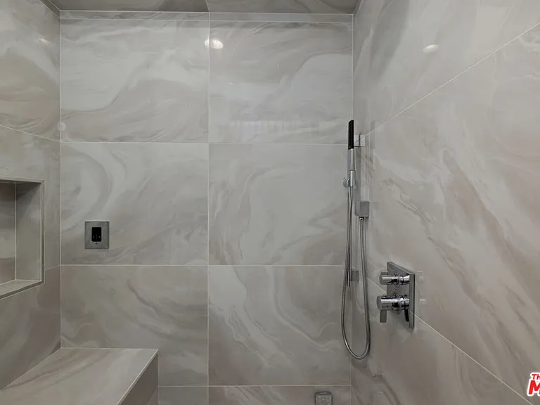 930 N Doheny Dr #317 — Photo 21
