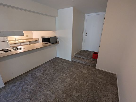 2nd image of 31 N M St APT 308