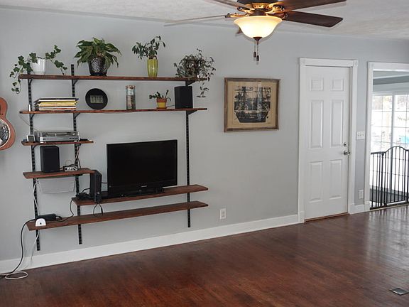 4th image of 3026 Hylle St