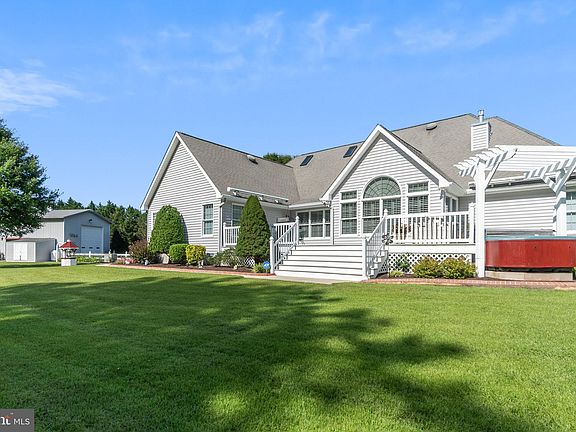 2nd image of 21690 Willow Ct